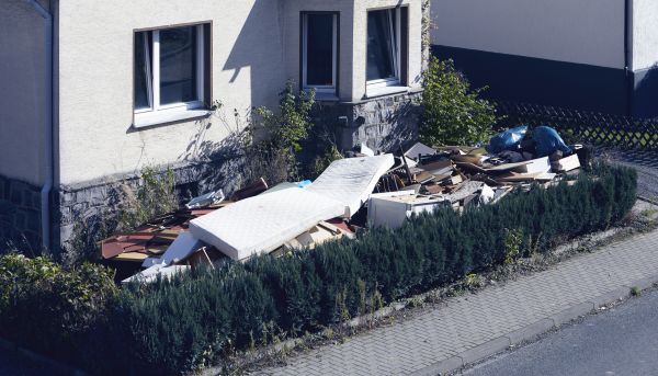 Yard Junk Removal in Monroe Township